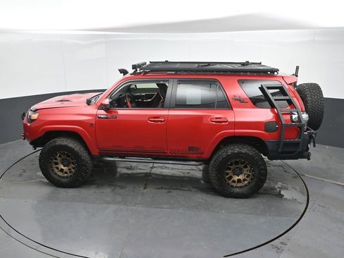Used 2019 Toyota 4Runner TRD Off-Road AWD/4WD image 36