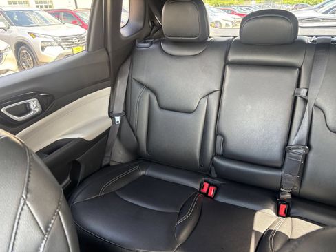 Used 2025 Jeep Compass Limited AWD/4WD image 40