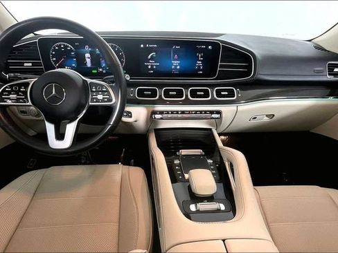 Used 2023 Mercedes-Benz GLS 450 4MATIC image 15