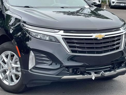 Used 2023 Chevrolet Equinox LT FWD image 2