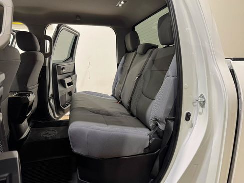 Used 2022 Toyota Tundra SR5 AWD/4WD image 15