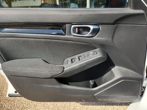 Used 2025 Honda Civic Sport image 17
