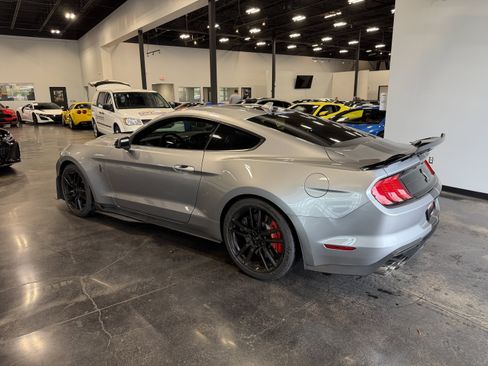 Used 2022 Ford Mustang Shelby GT500 w/ Technology Package RWD image 5