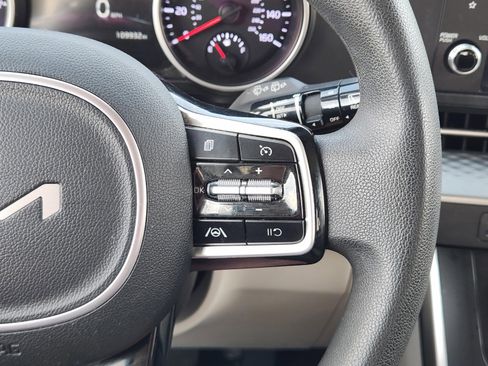 Used 2023 Kia Carnival LX FWD image 25