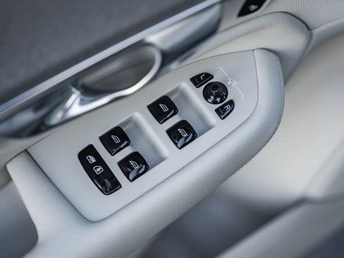 New 2026 Volvo XC90 B6 Ultra w/ Protection Package Premier image 37