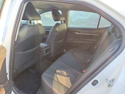 Used 2024 Toyota Camry SE image 8