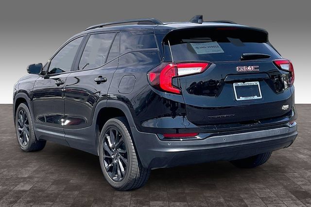 Used 2024 GMC Terrain SLE w/ Elevation Edition FWD image 12
