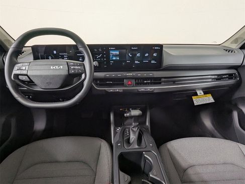 New 2025 Kia K4 EX image 15
