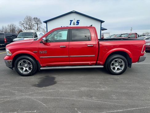 Used 2018 RAM 1500 Laramie w/ Convenience Group AWD/4WD image 2