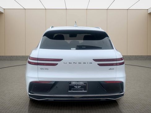 Certified 2026 Genesis GV70 2.5T Select image 4