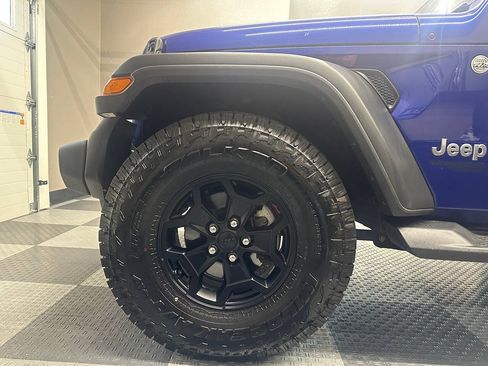 Used 2018 Jeep Wrangler Sport AWD/4WD image 15