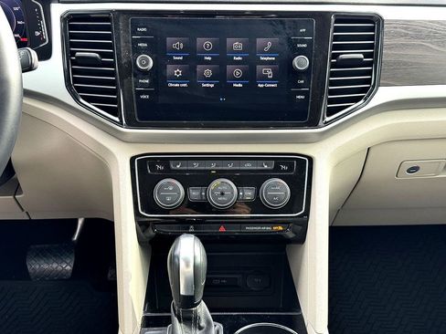 Used 2022 Volkswagen Atlas SE image 31