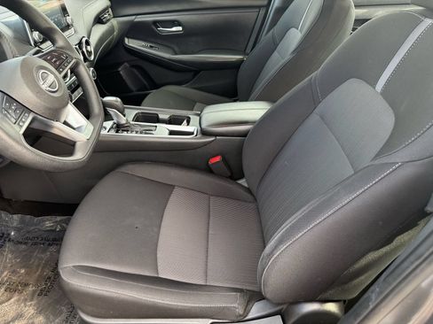 Used 2024 Nissan Sentra SV FWD image 13