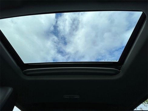 Used 2022 GMC Sierra 1500 SLT w/ SLT Premium Plus Package image 29