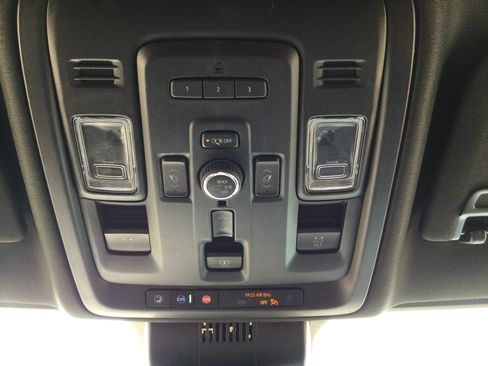 Used 2023 GMC Yukon Denali w/ Max Trailering Package AWD/4WD image 17