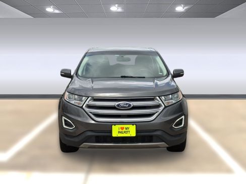 Used 2017 Ford Edge Titanium w/ Technology Package FWD image 6