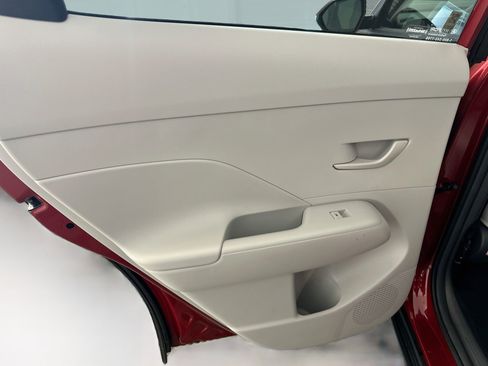 Used 2025 Hyundai Kona SEL AWD/4WD image 26