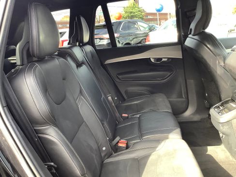 Used 2019 Volvo XC90 T5 R-Design w/ Protection Package Premier image 16