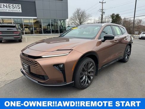 Used 2025 Toyota Crown Signia w/ Advanced Technology Package image 1