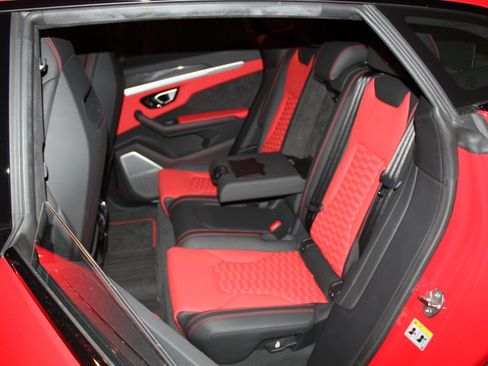 Used 2019 Lamborghini Urus image 24