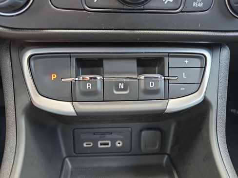 Used 2022 GMC Terrain SLE w/ Driver Convenience Package AWD/4WD image 18