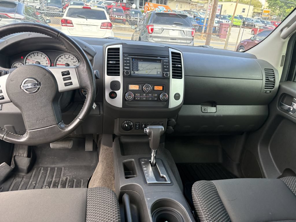 Used 2015 Nissan Frontier PRO-4X AWD/4WD image 12