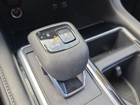 Used 2025 Nissan Pathfinder SV FWD image 22
