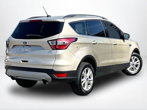 Used 2018 Ford Escape SE FWD image 3