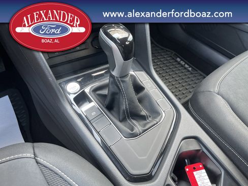 Used 2024 Volkswagen Taos SE image 23