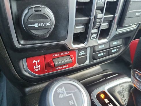 Certified 2024 Jeep Gladiator Sport image 36