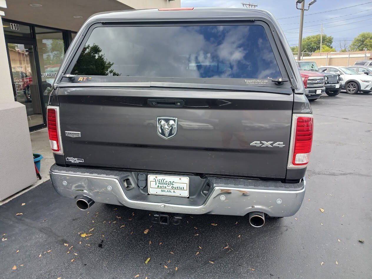 Used 2017 RAM 1500 Laramie w/ Convenience Group AWD/4WD image 8