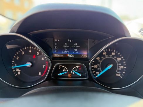 Used 2018 Ford Escape SE w/ SE Sync 3 Package AWD/4WD image 33