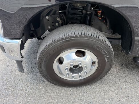 Used 2025 Ford F350 Lariat AWD/4WD image 19