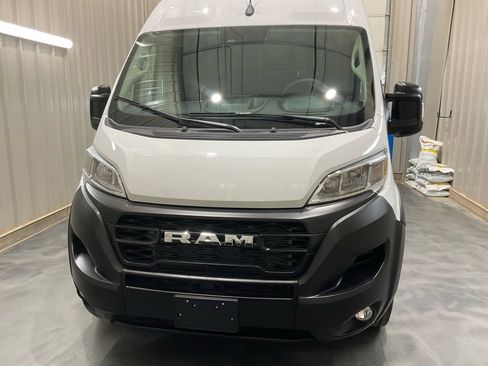 Used 2025 RAM ProMaster 2500 w/ Convenience Group image 2