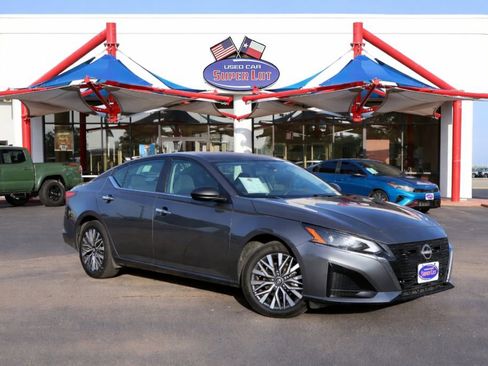 Used 2025 Nissan Altima 2.5 SV FWD image 1