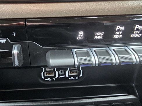 Used 2022 RAM 2500 Laramie image 9