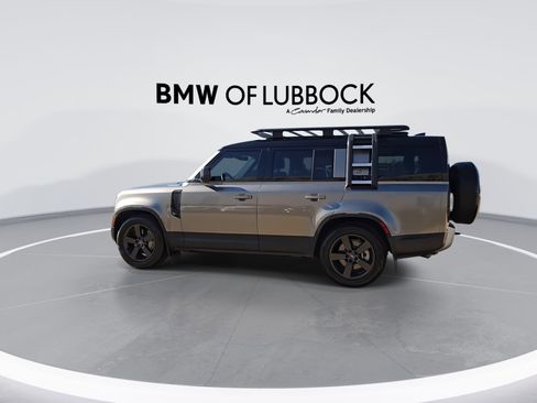 Used 2023 Land Rover Defender 130 SE image 6