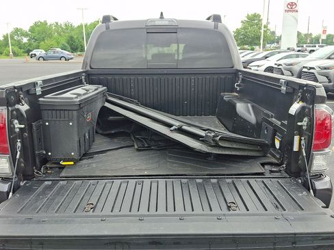Used 2021 Toyota Tacoma TRD Sport AWD/4WD image 29