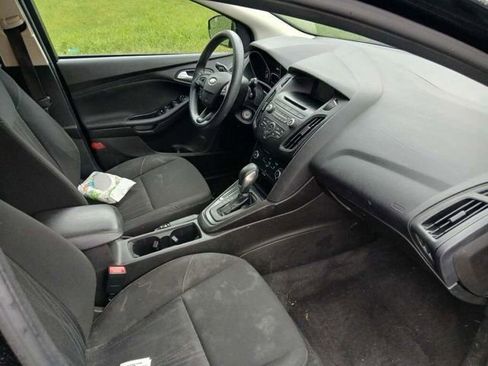 Used 2017 Ford Focus SE FWD image 6
