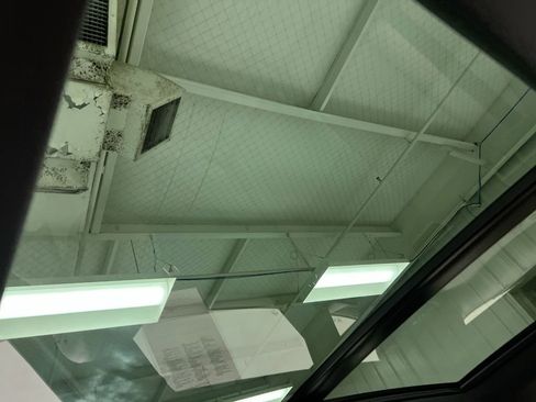 Used 2022 Audi SQ5 Premium Plus w/ Premium Plus Package image 18