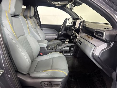 Used 2025 Toyota 4Runner Trailhunter AWD/4WD image 4