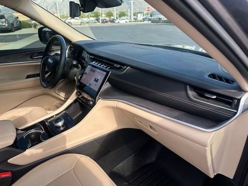 Used 2022 Jeep Grand Cherokee L Limited w/ Luxury Tech Group II AWD/4WD image 19