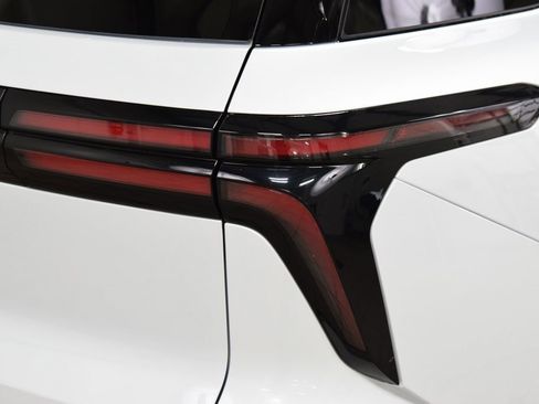 New 2026 Chevrolet Traverse LT w/ Midnight/Sport Edition image 19