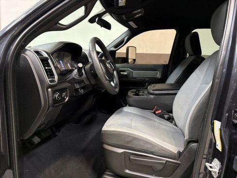 Used 2021 RAM 3500 Big Horn image 13