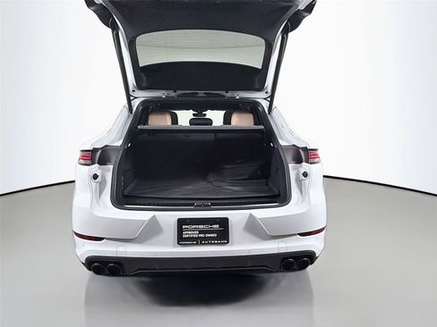 Certified 2025 Porsche Cayenne Turbo AWD/4WD image 35
