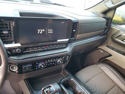 Used 2022 Chevrolet Silverado 1500 ZR2 w/ Technology Package image 27