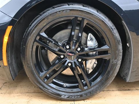Used 2017 Chevrolet Corvette Stingray Coupe w/ 1LT RWD image 15