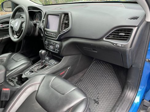 Used 2022 Jeep Cherokee Trailhawk w/ Sound & Nav Group AWD/4WD image 54