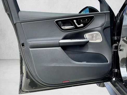 Used 2026 Mercedes-Benz GLC 300 image 26