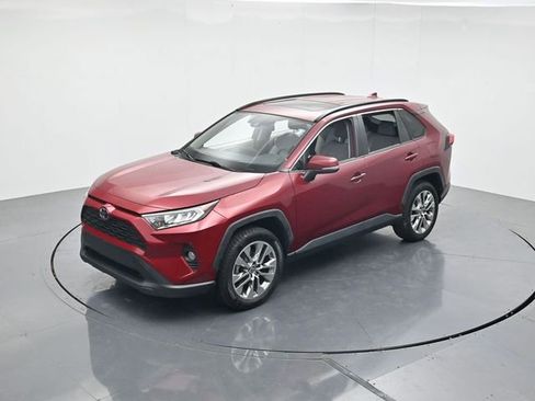 Used 2020 Toyota RAV4 XLE Premium FWD image 40